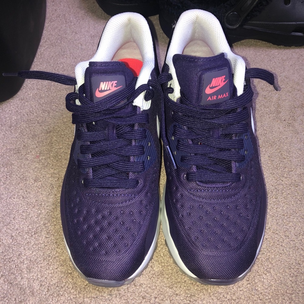 Nike air max youth size